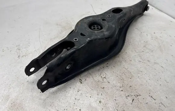 Audi Q3 F3 Rear upper control arm/wishbone 3Q0505371E 3Q0505371