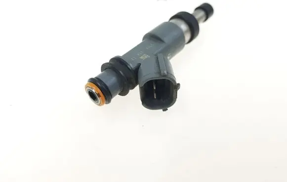 Subaru Legacy Fuel injector 226062812