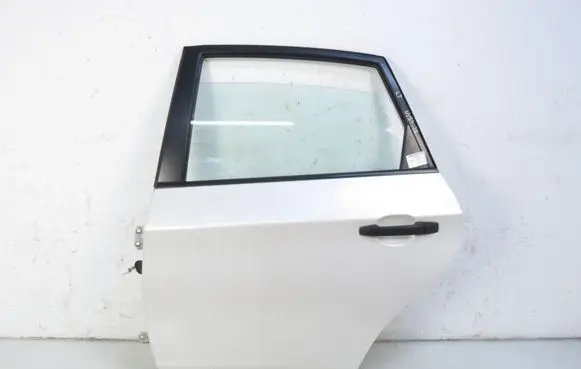Subaru Impreza III Rear door 