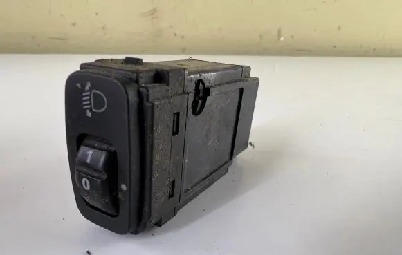 Mitsubishi Space Wagon Headlight level height control switch