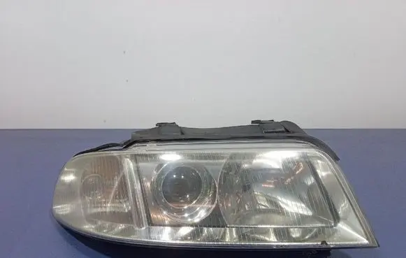 Audi A4 S4 B5 8D Headlight/headlamp 8D0941004AK