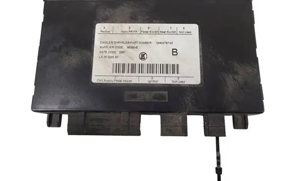 Jeep Grand Cherokee (WK) Seat control module 04602797AD 86390B LK05022550