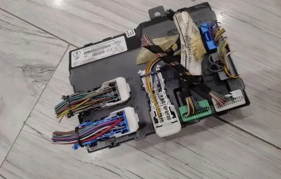 Ford Fiesta Comfort/convenience module 8V51-15K600-CJ