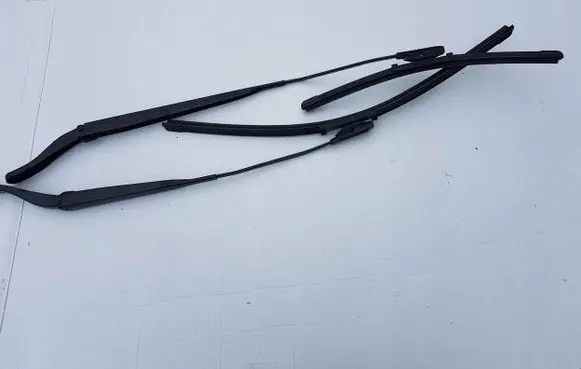 Renault Megane III Front wiper blade arm