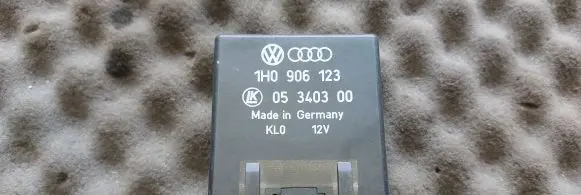 Audi A4 S4 B5 8D Other control units/modules 1H0906123