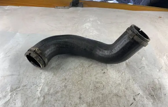 Jaguar XJ X351 Intercooler hose/pipe AW936F072AB