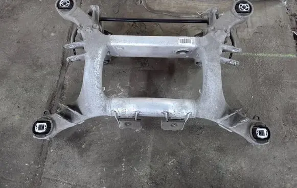 BMW 5 G30 G31 G38 Rear subframe 6886057 6861456 33316886057
