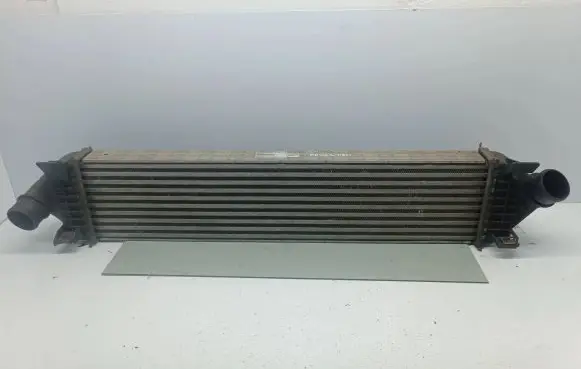 Ford Focus Intercooler radiator 8V619L440AB 84386004