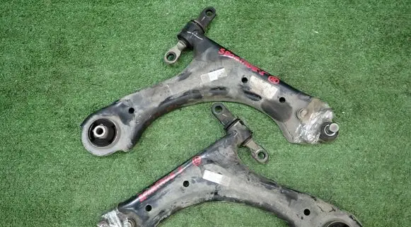 KIA Sportage Front lower control arm/wishbone 