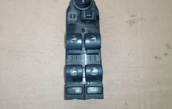 BMW 5 E60 E61 Electric window control switch 6939098