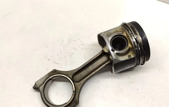 BMW 5 GT F07 Piston with connecting rod 7805329 11248508023 8508023