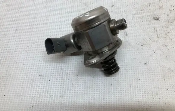 BMW 5 GT F07 Fuel injection high pressure pump 7595339
