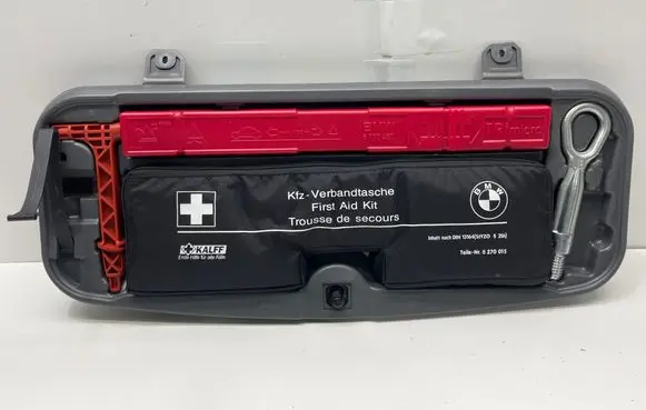 BMW 7 F01 F02 F03 F04 Tool box 6784442 15361710