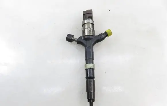 Toyota Avensis T220 Fuel injector 2367027030