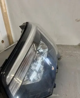Renault Master III Headlight/headlamp 260607867R 23012021