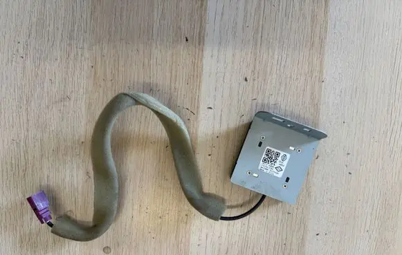 Renault Arkana Aerial GPS antenna 282120588R