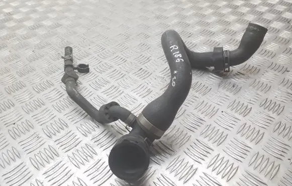 Volkswagen Touareg I Engine coolant pipe/hose 7L6122291F