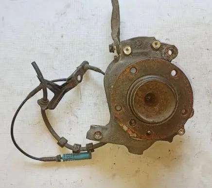 BMW 5 E60 E61 Front wheel hub 6760953L 6760953