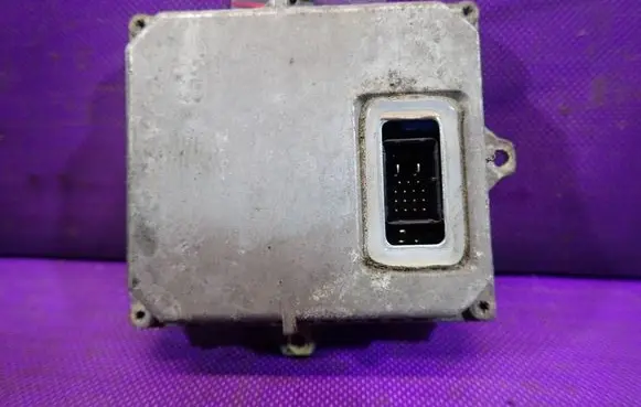 Ford Mondeo Mk III Voltage converter/converter module 1S71-12B655-AA