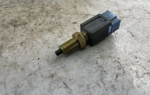 Nissan Patrol Y61 Brake pedal sensor switch