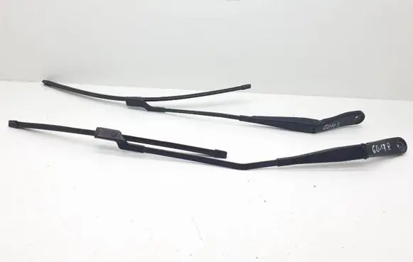 Volvo XC60 Front wiper blade arm 3075352530753526
