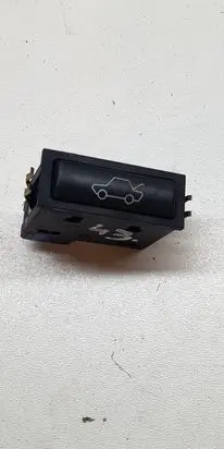 BMW 5 E39 Tailgate/boot open switch button 61318365579 03052500