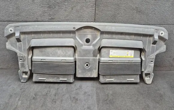 Audi Q7 4M Intercooler air guide/duct channel 4M0807081