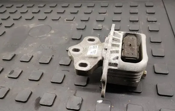 BMW 2 F45 Engine mount bracket 6853445 17276810 280815