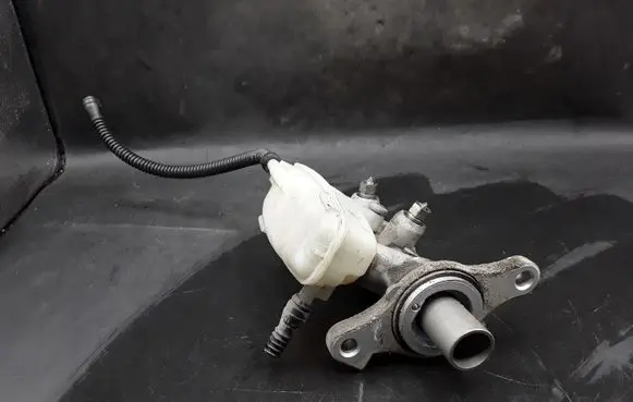 Renault Scenic III - Grand scenic III Master brake cylinder 4609100006R 46091000