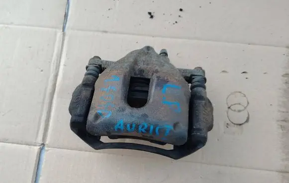 Toyota Auris 150 Front brake caliper