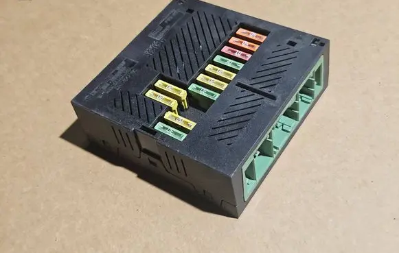 BMW 6 E63 E64 Power management control unit 7510638