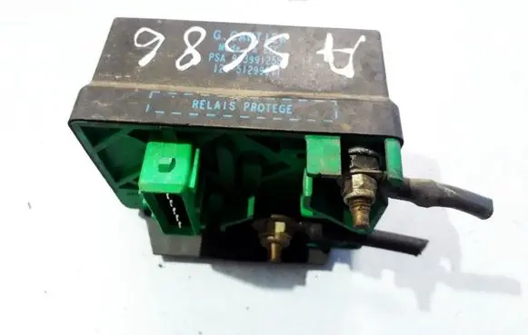 Glow plug pre-heat relay