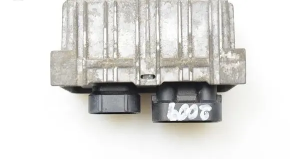 Opel Insignia A Glow plug pre-heat relay 55563423