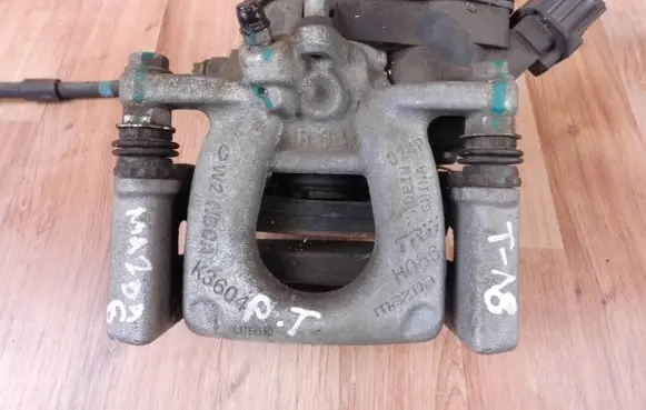 Mazda CX-3 Rear brake caliper D2Y12661X