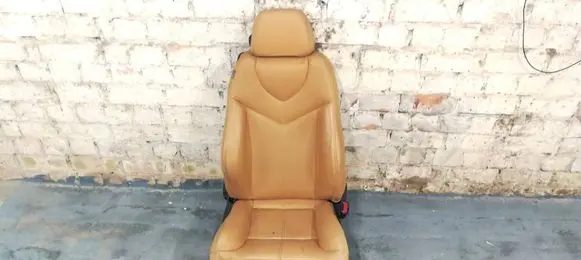 Alfa Romeo GT Front passenger seat 