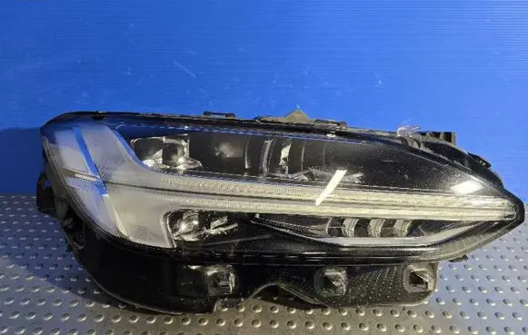 Volvo S90, V90 Headlight/headlamp 32342469
