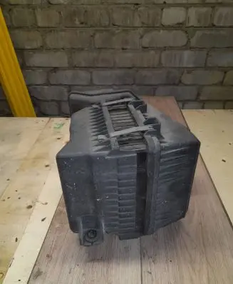 Mitsubishi Lancer Air filter box MN156199