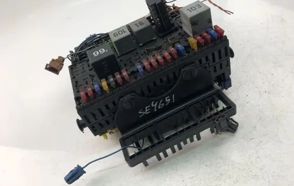 Volkswagen New Beetle Fuse box set