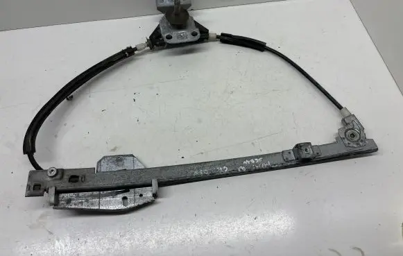 Volkswagen PASSAT B3 Rear door manual window regulator 357839402