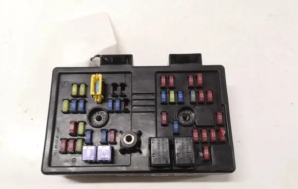Chevrolet Captiva Fuse module 96821082 6K300068