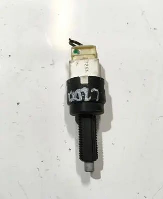 Mitsubishi L200 Brake pedal sensor switch 724A