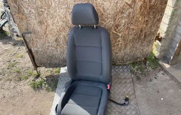 Volkswagen Golf Plus Front passenger seat 1K4881106