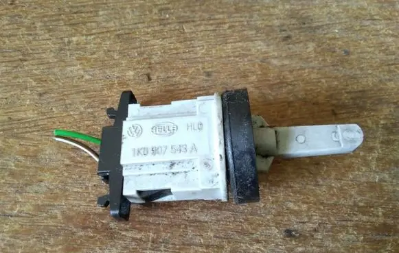 Volkswagen Golf V Interior temperature sensor 1K0907543A