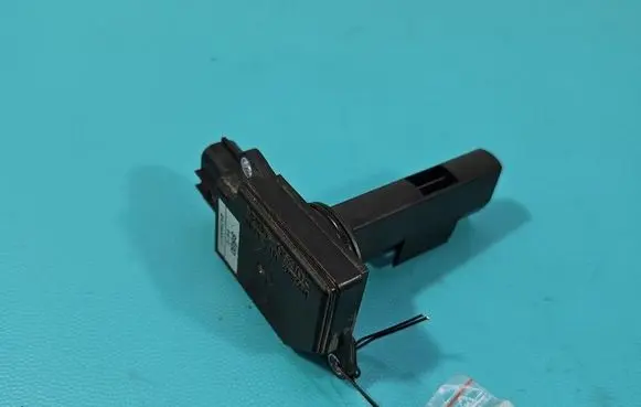 Opel Agila B Mass air flow meter E5T60371 IMPRK1563999