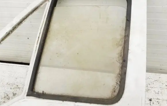 Fiat Ducato Front door window glass four-door