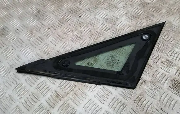 Ford Ecosport Front door vent window glass four-door 