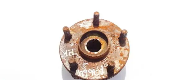 Toyota Avensis T270 Front wheel hub