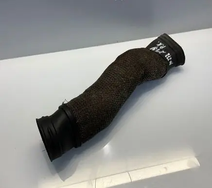 Mercedes-Benz CLS C219 Air intake duct part A2720941511 2720941511