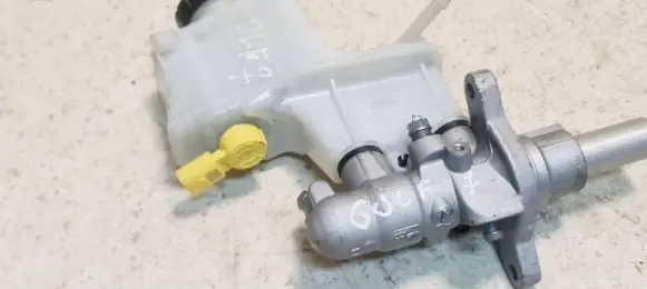 Master brake cylinder