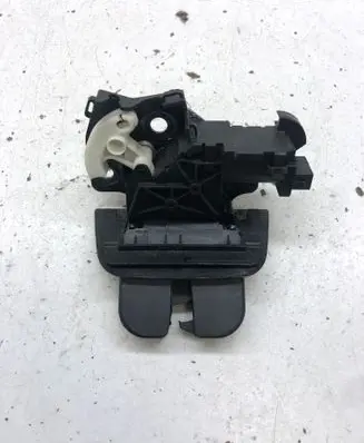 Audi A4 S4 B7 8E 8H Tailgate/trunk/boot lock/catch/latch 8P4827505B